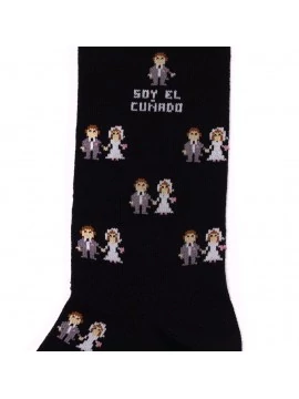 calcetines socksandco con diseño novios y detalle soy el cuñado en color negro