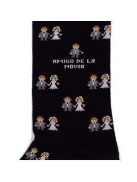 Chaussettes Socksandco avec motif de mariée et de marié et détail d’ami du marié en noir